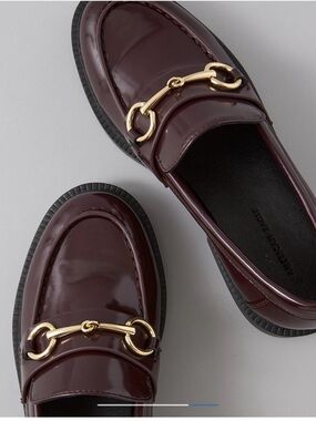 American Eagle Outfitters Women's Patent Burgundy Loafers  preppy style / size 6